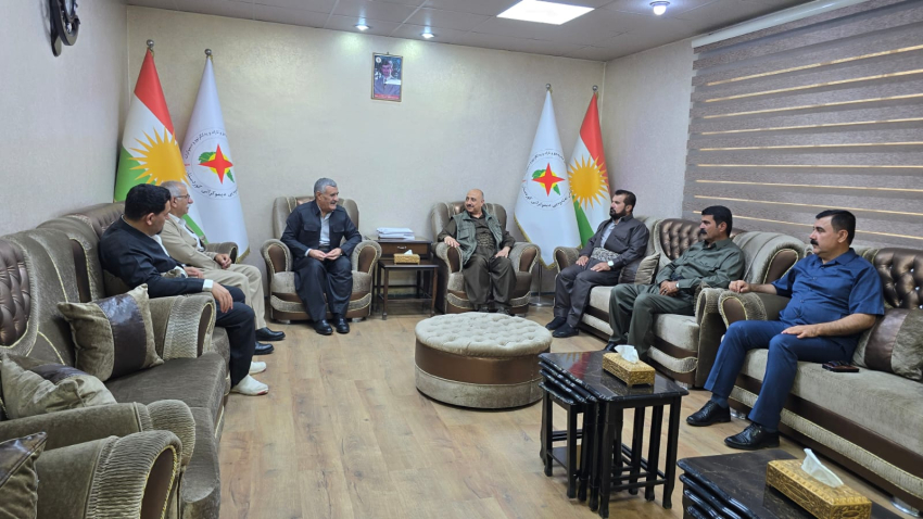 سكرتێری گشتیی YNDK پێشوازى لە شاندى حیزبى دێموکراتى کوردستانی ئێران دەكات